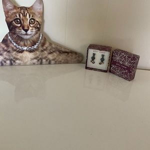 🦃New Betsey Johnson multicolor gem cat dangling earring